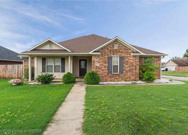 Property at 1901 Denali Way, Barling, AR 72923, 3 beds, 2 baths