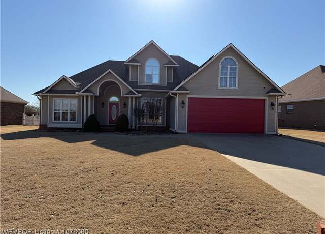 Property at 3105 Fairway Dr, Alma, AR 72921, 3 beds, 2.5 baths