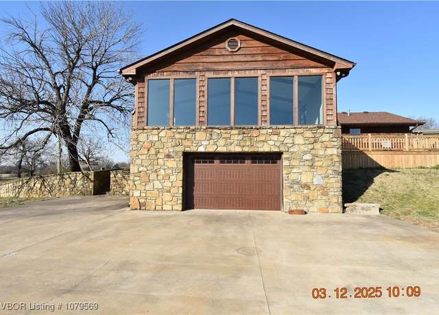 Property at 477017 E 1100 Rd, Roland, OK 74954, 4 beds, 2.5 baths
