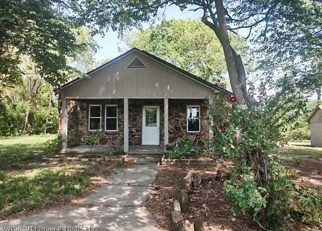 Property at 1532 Highway 282, Van Buren, AR 72956, 2 beds, 2 baths