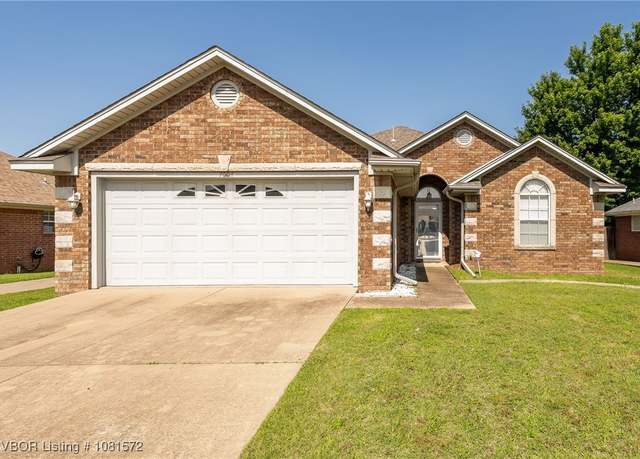 Property at 7004 Millennium Dr, Fort Smith, AR 72916, 3 beds, 2 baths
