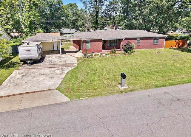 Property at 4509 N 32nd St, Fort Smith, AR 72904, 4 beds, 2 baths