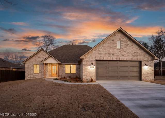 Property at 10217 Tyrrell Ct, Fort Smith, AR 72916, 4 beds, 3 baths