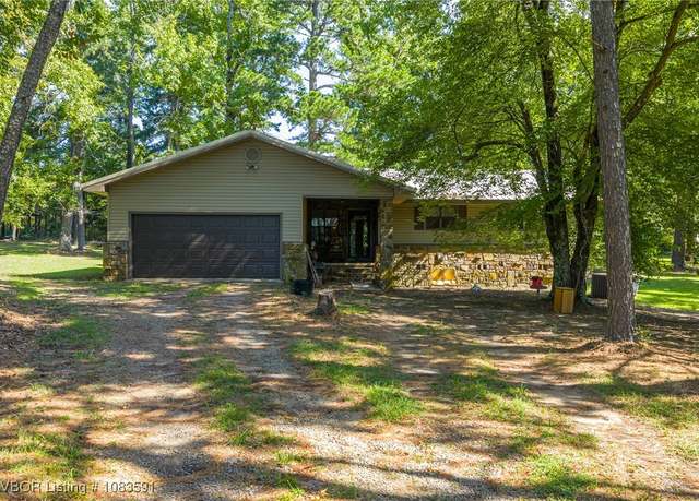 Property at 465 Community Center Rd, Paris, AR 72855, 3 beds, 2 baths