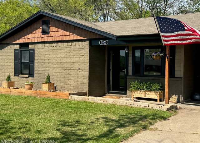Property at 1005 Highway 96, Lavaca, AR 72941, 3 beds, 1.5 baths