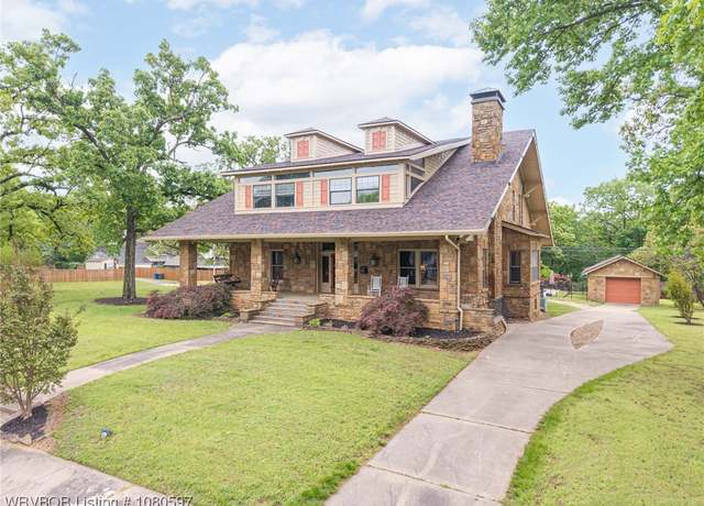Property at 2122 S W St, Fort Smith, AR 72901, 5 beds, 3.5 baths