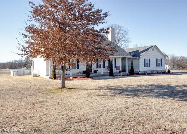 Property at 403 N Gray St, Pocola, OK 74902, 4 beds, 2.5 baths