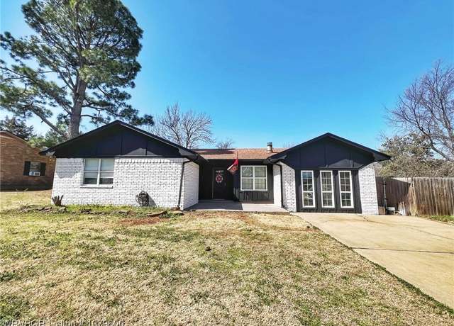 Property at 104 Cheyenne St, Poteau, OK 74953, 3 beds, 2 baths