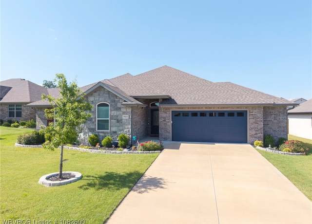 Property at 9111 Kayhill Pl, Fort Smith, AR 72916, 3 beds, 2 baths