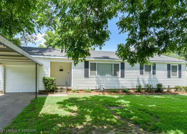 Property at 2923 Quincy St, Fort Smith, AR 72901, 3 beds, 1 bath