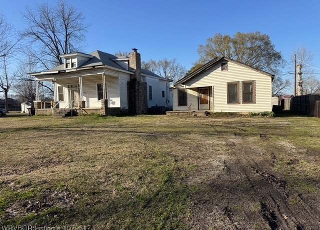 Property at 3901 High St, Fort Smith, AR 72904, 4 beds, 2 baths