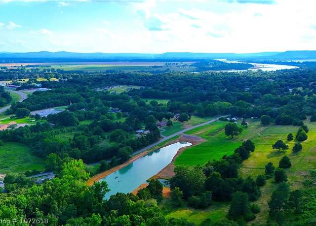 Property at 248 Crestview Dr, Morrilton, AR 72110
