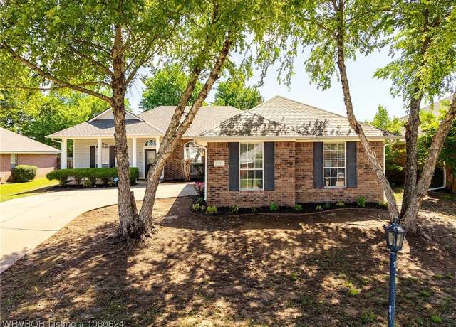 Property at 6911 Red Pine Dr, Fort Smith, AR 72916, 3 beds, 2 baths