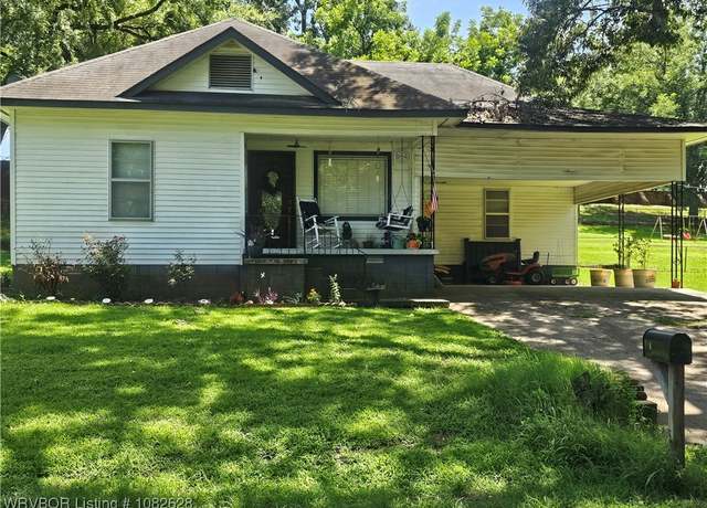 Property at 412 Wahl St, Paris, AR 72855, 2 beds, 1 bath