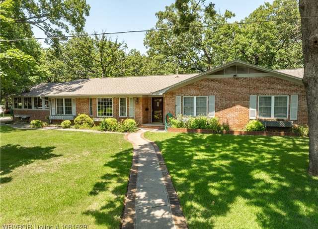 Property at 3401 Louisville St, Fort Smith, AR 72903, 3 beds, 2 baths