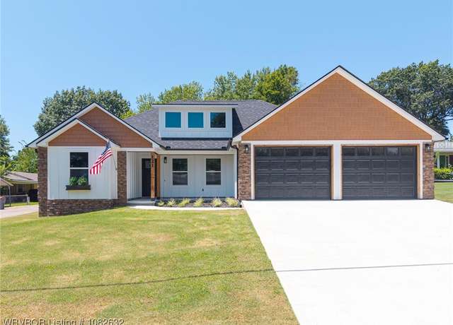 Property at 121 Governor Bass Little St, Greenwood, AR 72936, 3 beds, 2 baths