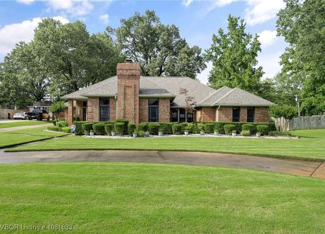 Property at 10013 Foxboro Rd, Fort Smith, AR 72903, 4 beds, 3 baths