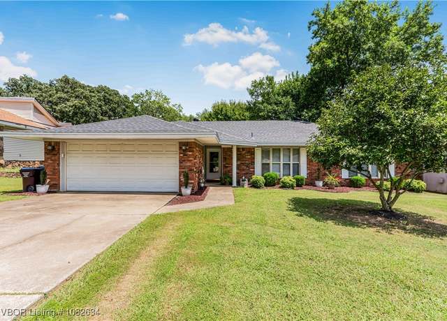 Property at 3119 S 55th St, Fort Smith, AR 72903, 4 beds, 2 baths