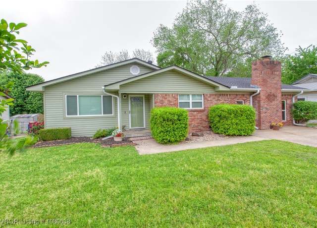 Property at 2215 57th Ln, Fort Smith, AR 72904, 3 beds, 2 baths