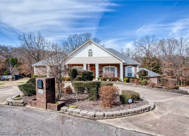 Property at 7215 Kensington Ct, Fort Smith, AR 72903, 5 beds, 4 baths