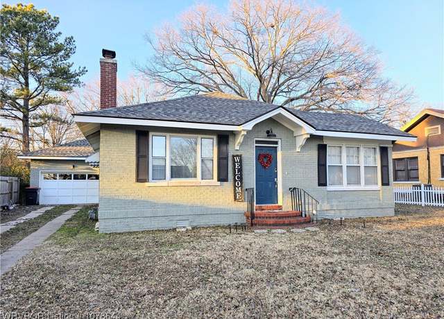 Property at 42 Davis St, Alma, AR 72921, 3 beds, 2 baths