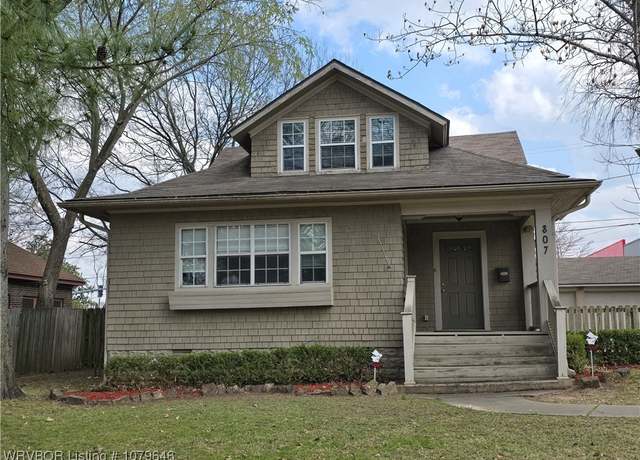 Property at 807 S 26th St, Fort Smith, AR 72901, 4 beds, 2.5 baths