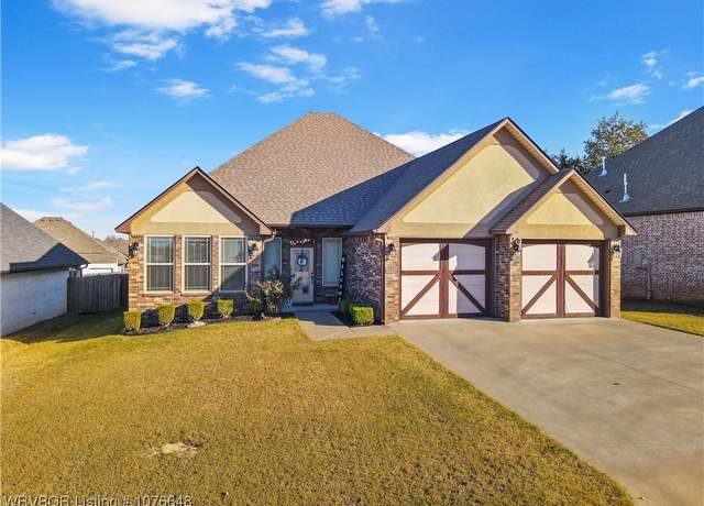 Property at 12417 Norwich St, Fort Smith, AR 72916, 3 beds, 2 baths