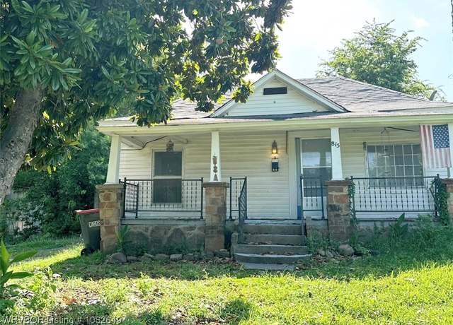 Property at 815 N 20th St, Van Buren, AR 72956, 2 beds, 1 bath