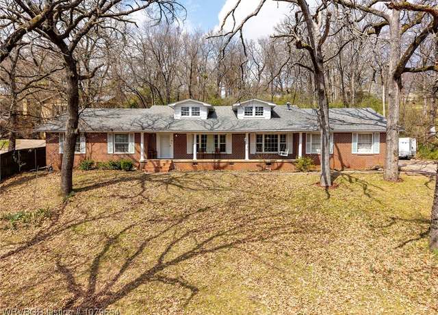 Property at 2621 Dallas St, Fort Smith, AR 72901, 3 beds, 2.5 baths