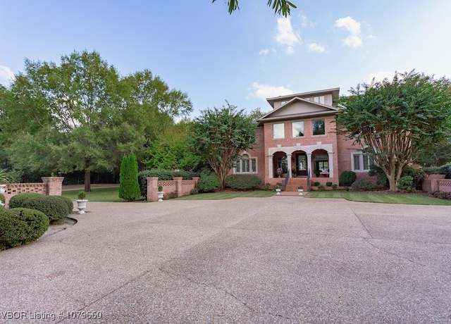 Property at 4616 S 96th St, Fort Smith, AR 72903, 4 beds, 4.5 baths