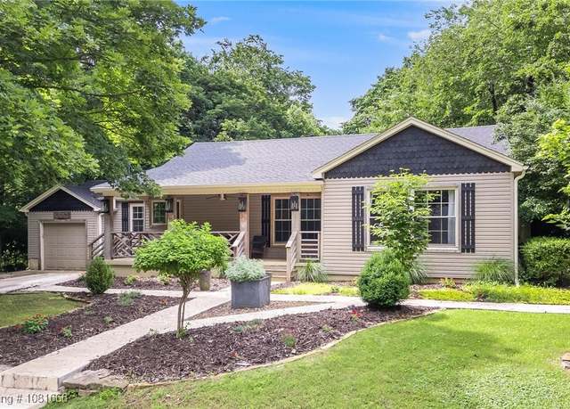 Property at 970 N Rush Dr, Fayetteville, AR 72701, 3 beds, 2.5 baths