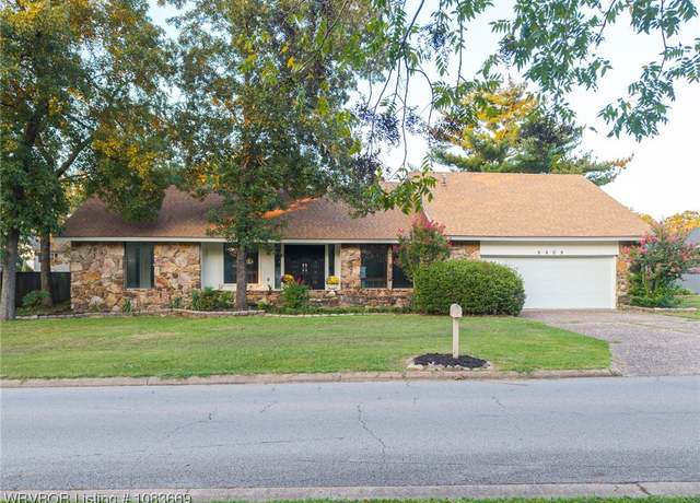Property at 9609 Jenny Lind Rd, Fort Smith, AR 72908, 4 beds, 2.5 baths