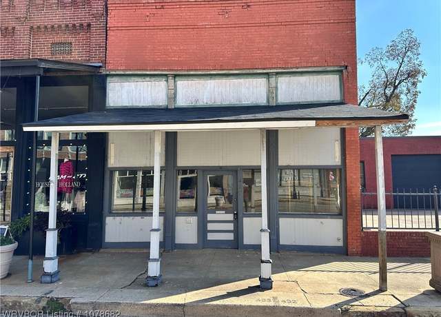 Property at 410 Main St, Van Buren, AR 72956, 1 bed, 2.5 baths