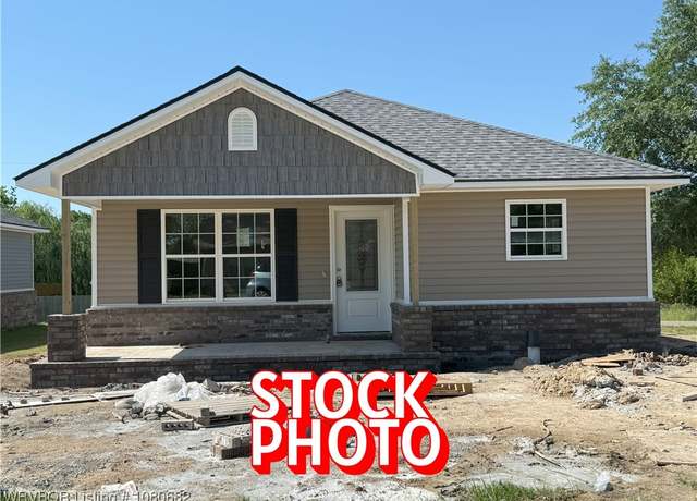 Property at 2800 Neis St, Fort Smith, AR 72904, 3 beds, 2 baths
