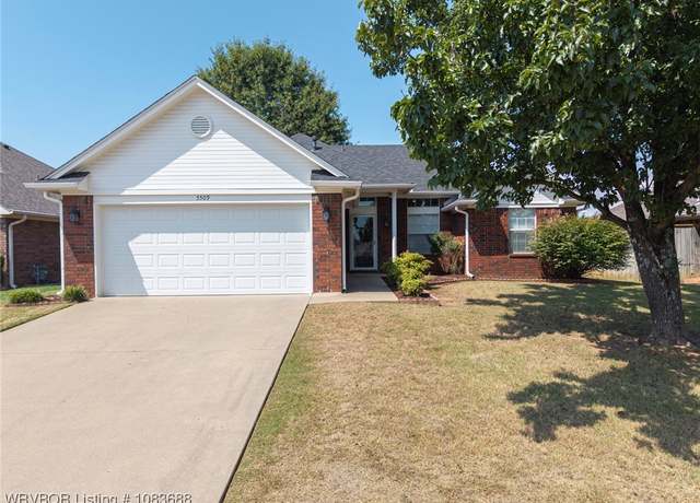 Property at 5509 Remington Way, Fort Smith, AR 72916, 3 beds, 2 baths
