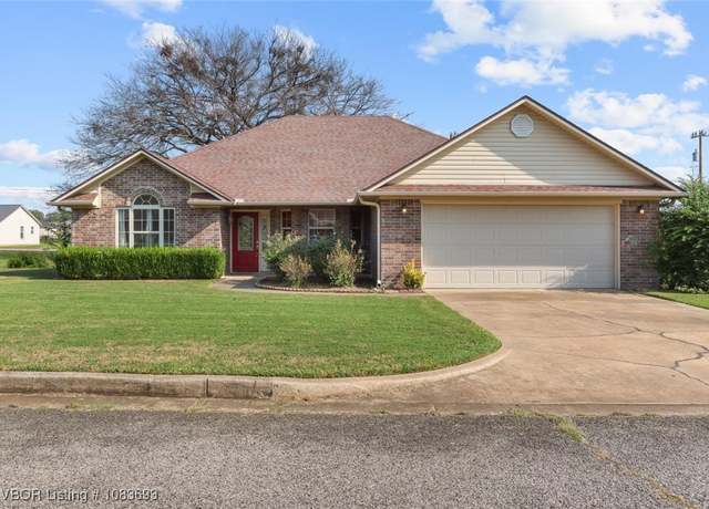 Property at 108 W Dora Ln, Poteau, OK 74953, 3 beds, 2 baths