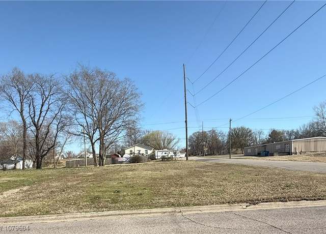 Property at 800 N 3rd St, Fort Smith, AR 72901