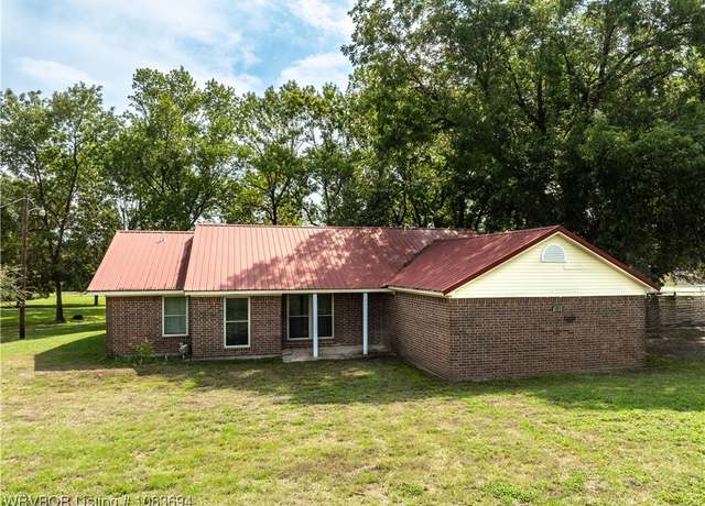 Property at 202 Hooper St, Hackett, AR 72937, 3 beds, 2 baths