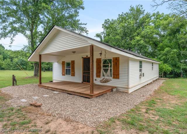 Property at 9818 Old Highway 10, Greenwood, AR 72936, 2 beds, 1 bath