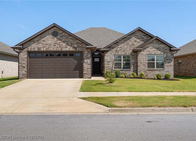 Property at 9109 Mayswood Pl, Fort Smith, AR 72916, 3 beds, 2 baths