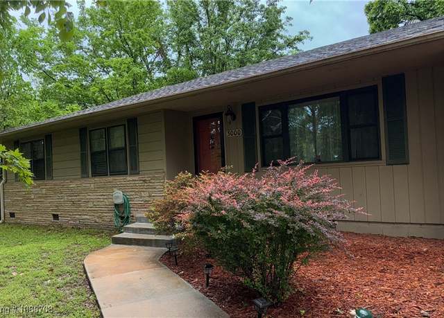 Property at 3000 Independence St, Fort Smith, AR 72901, 3 beds, 2 baths