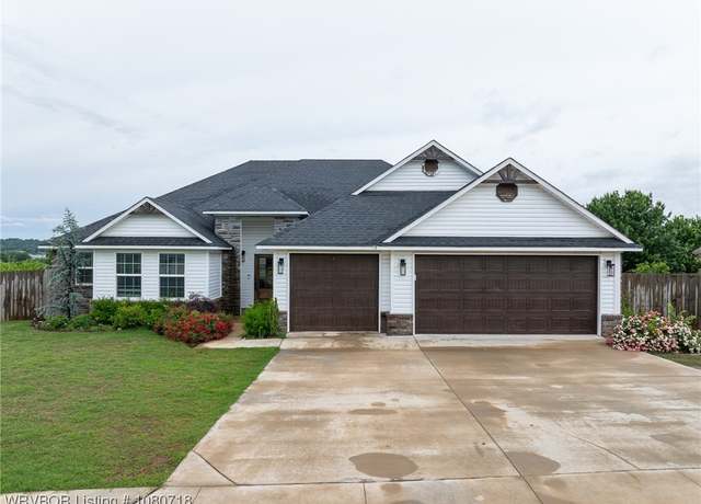 Property at 2331 Durango Dr, Van Buren, AR 72956, 4 beds, 2 baths