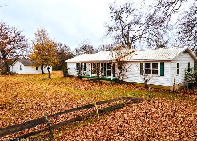 Property at 467264 E 1050 Rd, Sallisaw, OK 74955, 3 beds, 2 baths