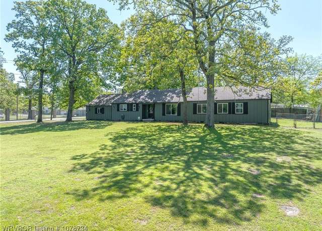 Property at 4820 Park Ave, Fort Smith, AR 72903, 3 beds, 2.5 baths