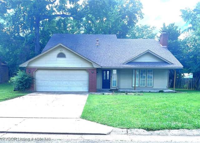 Property at 2015 Woodwind Way, Van Buren, AR 72956, 3 beds, 2.5 baths