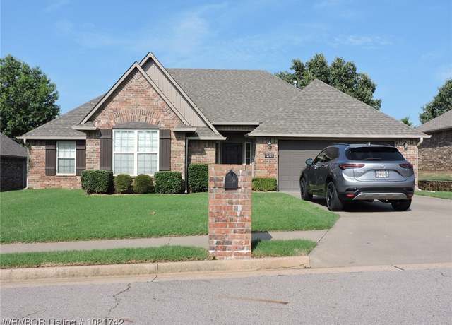 Property at 12125 Sapling Dr, Fort Smith, AR 72916, 4 beds, 2 baths