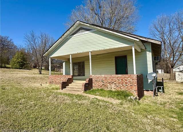 Property at 206 Green Ave, Poteau, OK 74953, 2 beds, 2 baths