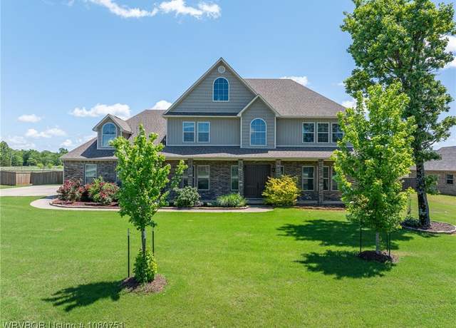 Property at 420 S Deerwood Dr, Greenwood, AR 72936, 5 beds, 3.5 baths