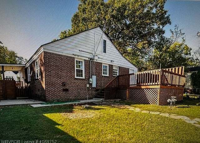 Property at 2209 S S St, Fort Smith, AR 72901, 3 beds, 1.5 baths