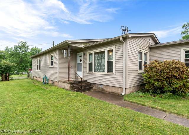 Property at 605 6th St, Barling, AR 72923, 3 beds, 1.5 baths